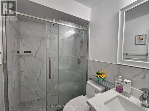 24 Ellesmere Street, Richmond Hill, ON - Indoor Photo Showing Bathroom