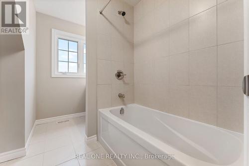 26B - 85 Mullin Drive, Guelph, ON - Indoor Photo Showing Bathroom