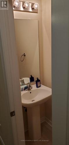 131 - 77 Diana Avenue, Brantford, ON - Indoor Photo Showing Bathroom