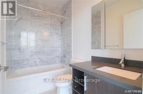 Ph05 - 2212 Lake Shore Boulevard W, Toronto, ON - Indoor Photo Showing Bathroom