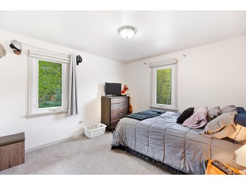 506 Seventh Street, Nelson, BC - Indoor Photo Showing Bedroom