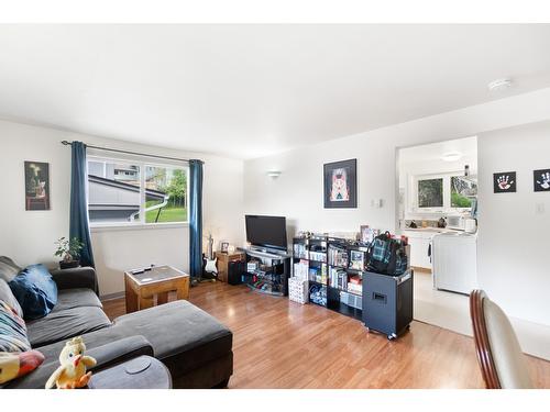 506 Seventh Street, Nelson, BC - Indoor Photo Showing Living Room