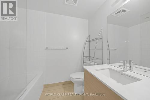 1202 - 210 Simcoe Street, Toronto, ON - Indoor Photo Showing Bathroom