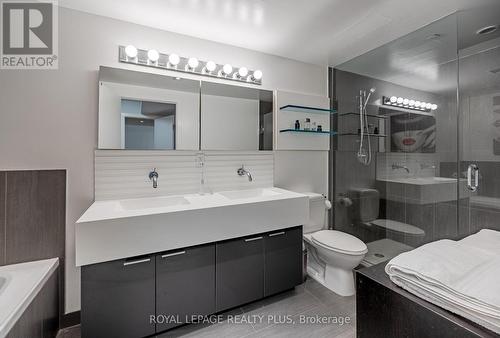 117 - 55 Stewart Street, Toronto, ON - Indoor Photo Showing Bathroom