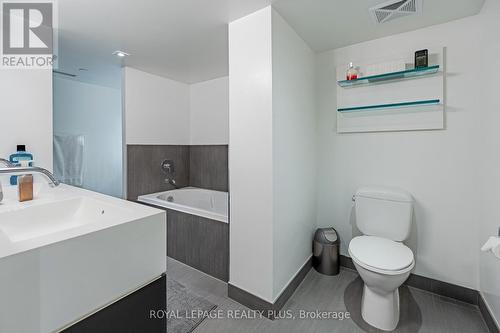 117 - 55 Stewart Street, Toronto, ON - Indoor Photo Showing Bathroom