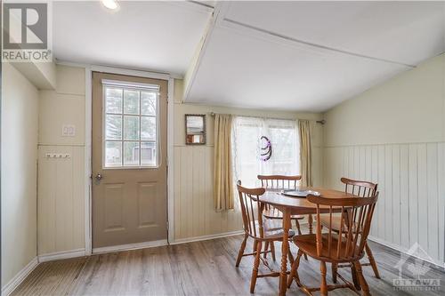 135 Bayview Drive, Constance Bay, ON - Indoor Photo Showing Dining Room