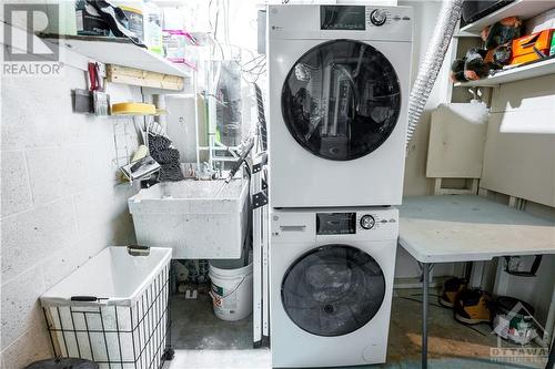 18 Tarquin Crescent, Nepean, ON - Indoor Photo Showing Laundry Room