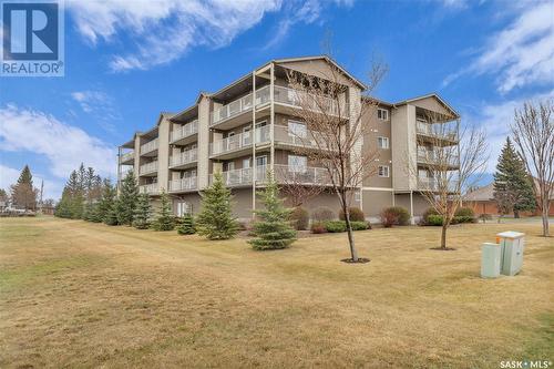 305 2 18Th Street, Battleford, SK - Outdoor With Balcony With Facade