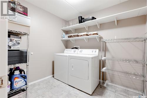 305 2 18Th Street, Battleford, SK - Indoor Photo Showing Laundry Room