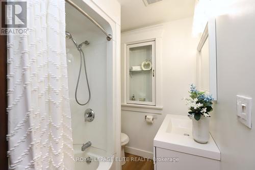 45 Eastbourne Crescent, Toronto, ON - Indoor Photo Showing Bathroom