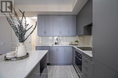 1801 - 9085 Jane Street, Vaughan, ON - Indoor Photo Showing Kitchen With Upgraded Kitchen