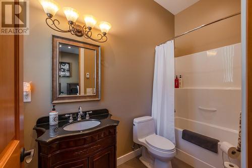 896 Raven Hill Road, Osoyoos, BC - Indoor Photo Showing Bathroom