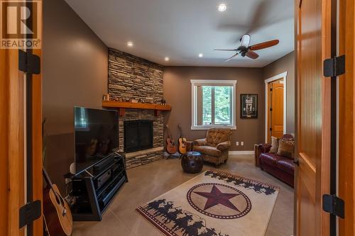 896 Raven Hill Road, Osoyoos, BC - Indoor With Fireplace