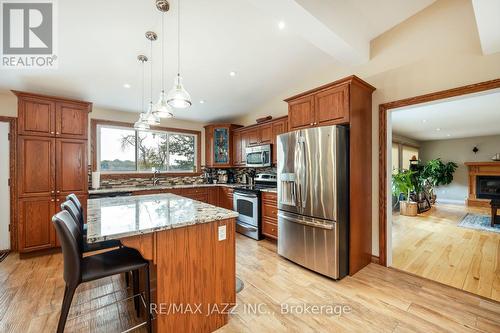 825 Southview Drive, Otonabee-South Monaghan, ON - Indoor Photo Showing Kitchen