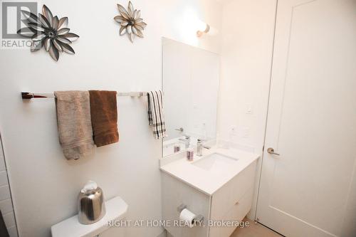 210 - 330 Richmond Street W, Toronto, ON - Indoor Photo Showing Bathroom