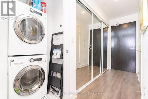 911 - 55 Regent Park Boulevard, Toronto, ON - Indoor Photo Showing Laundry Room