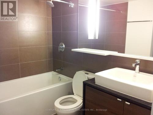 1210 - 121 Mcmahon Drive, Toronto, ON - Indoor Photo Showing Bathroom