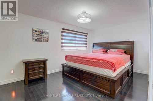 41 Fieldview Crescent, Whitby, ON - Indoor Photo Showing Bedroom