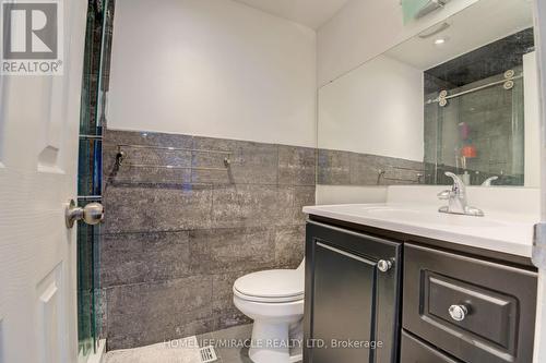 41 Fieldview Crescent, Whitby, ON - Indoor Photo Showing Bathroom