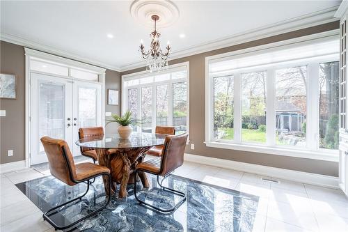 212 Valleyview Drive, Ancaster, ON - Indoor Photo Showing Dining Room