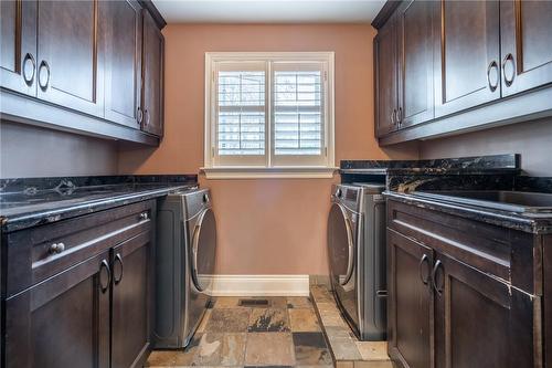 212 Valleyview Drive, Ancaster, ON - Indoor Photo Showing Laundry Room