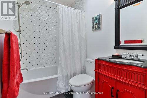558 Clendenan Avenue, Toronto, ON - Indoor Photo Showing Bathroom