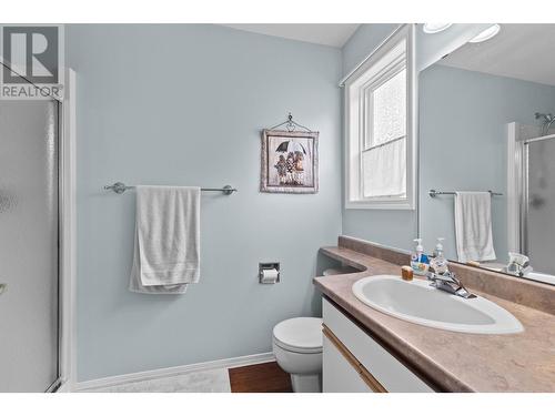 113 Leighton Ave, Chase, BC - Indoor Photo Showing Bathroom