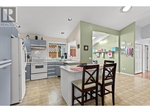 113 Leighton Ave, Chase, BC - Indoor Photo Showing Kitchen