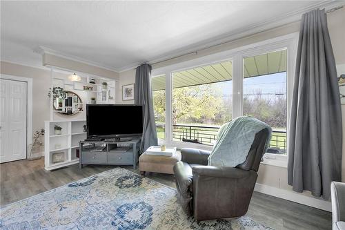 41 Foss Road, Welland, ON - Indoor Photo Showing Living Room