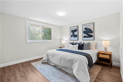 1007 Garth Street, Hamilton, ON - Indoor Photo Showing Bedroom