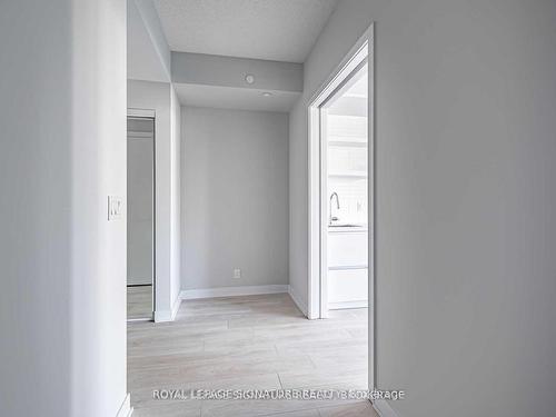 2711-2221 Yonge St, Toronto, ON -  Photo Showing Other Room