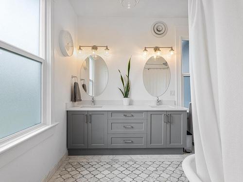 2326 Garcia Street, Merritt, BC - Indoor Photo Showing Bathroom