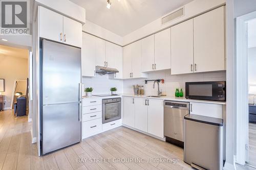 3405 - 55 Ann O'Reilly Road, Toronto, ON - Indoor Photo Showing Kitchen With Stainless Steel Kitchen