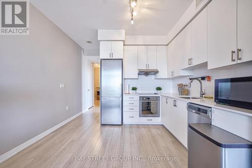 3405 - 55 Ann O'Reilly Road, Toronto, ON - Indoor Photo Showing Kitchen With Stainless Steel Kitchen With Upgraded Kitchen