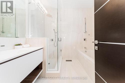 41 Chatfield Drive, Toronto, ON - Indoor Photo Showing Bathroom
