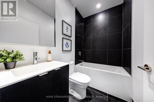 402 - 20 Edward Street, Toronto, ON - Indoor Photo Showing Bathroom