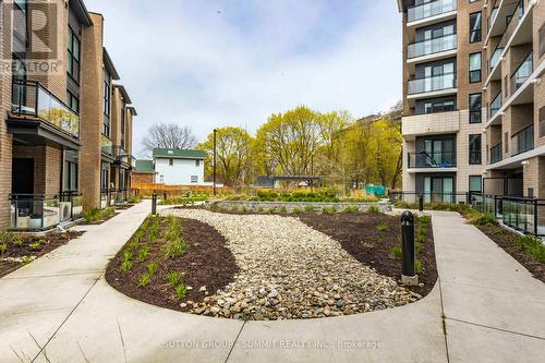 120 - 1 Falaise Road, Toronto, ON - Outdoor