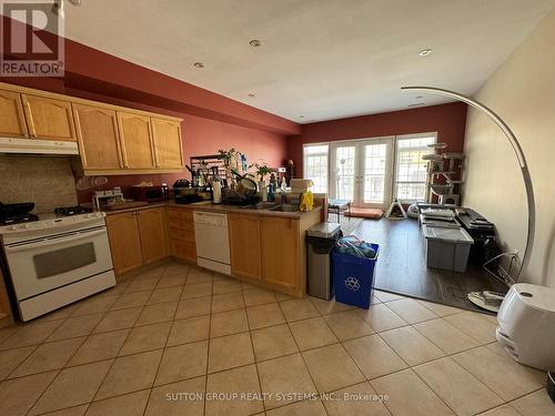 9 - 95 Kerr Street, Oakville, ON - Indoor Photo Showing Kitchen With Double Sink