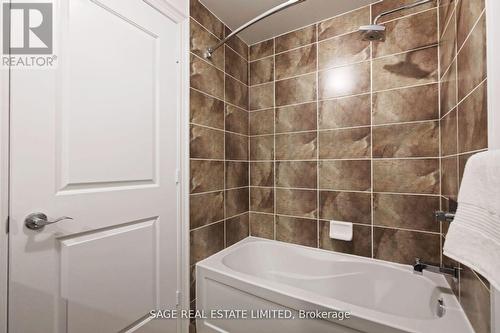 409 - 16 Brookers Lane, Toronto, ON - Indoor Photo Showing Bathroom