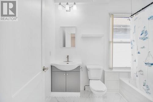 130 Mary Street, Brantford, ON - Indoor Photo Showing Bathroom