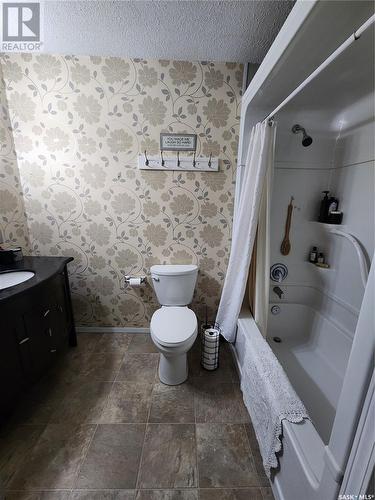 505 Pheasant Street, Grenfell, SK - Indoor Photo Showing Bathroom