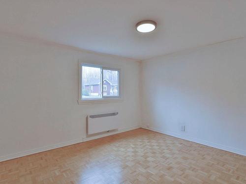 Master bedroom - 380 Rue Lucien, Lavaltrie, QC - Indoor Photo Showing Other Room