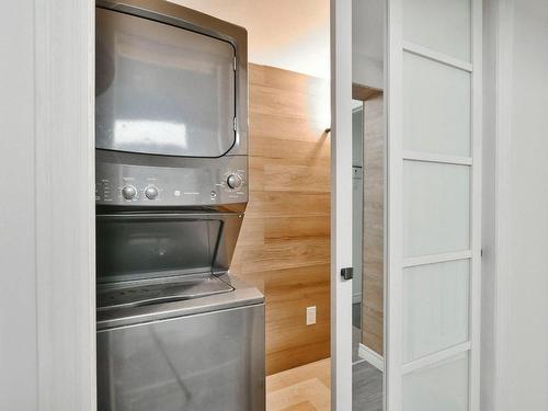 Laundry room - 380 Rue Lucien, Lavaltrie, QC - Indoor Photo Showing Laundry Room