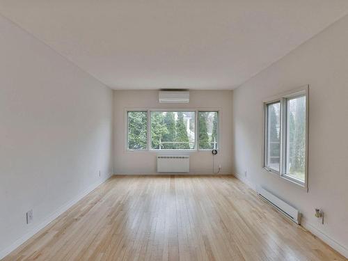 Living room - 380 Rue Lucien, Lavaltrie, QC - Indoor Photo Showing Other Room