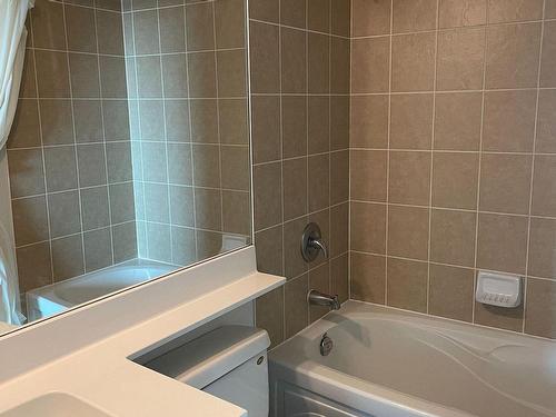 819-25 Greenview Ave, Toronto, ON - Indoor Photo Showing Bathroom