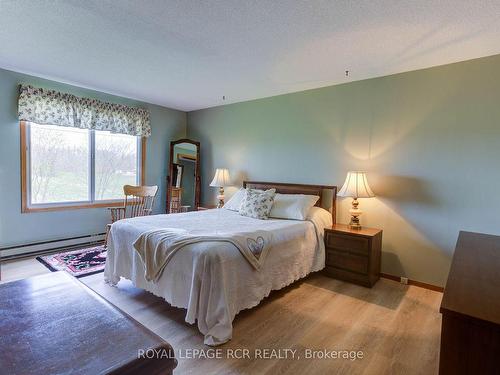 361297 Concession Road 8/9, East Luther Grand Valley, ON - Indoor Photo Showing Bedroom