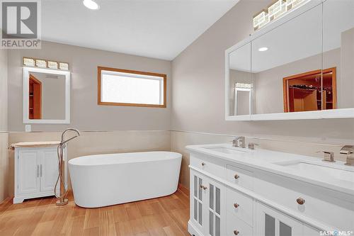 3152 Wimbledon Bay, Regina, SK - Indoor Photo Showing Bathroom