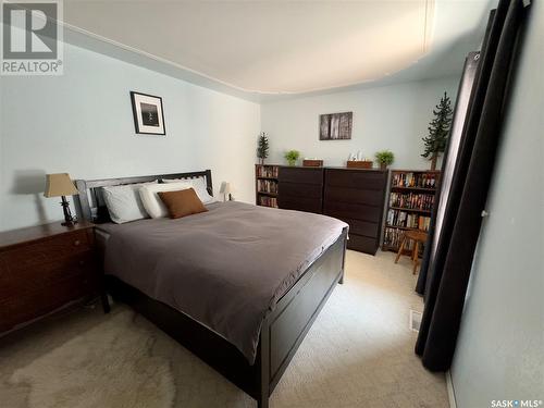 118 Cedar Avenue N, Eastend, SK - Indoor Photo Showing Bedroom