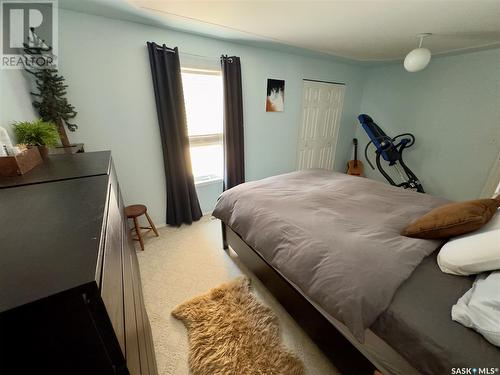 118 Cedar Avenue N, Eastend, SK - Indoor Photo Showing Bedroom