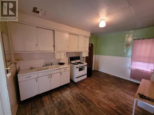 236 Wallace Ter, Sault Ste. Marie, ON - Indoor Photo Showing Kitchen